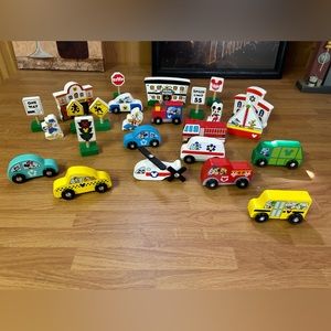 Melissa & Doug Disney Mickey Mouse Deluxe Wooden Vehicles Set